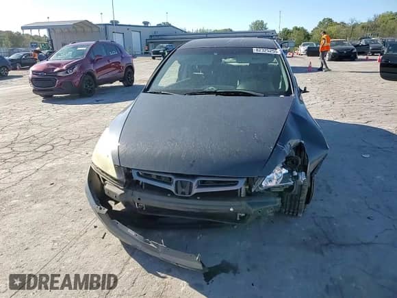 2005 Honda Accord LX with VIN 1HGCM56495A118558, listed as a Copart auction lot 82325255 with 264,784 mi miles and Salvage title. Bid and sale history available at DreamBid. Image 14.