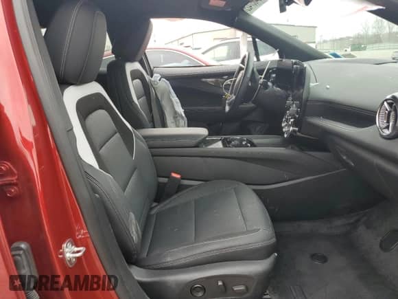 2024 Chevrolet Blazer EV eAWD LT z VIN 3GNKDBRJ7RS214565, wystawiony jako Copart lot #54657425 z przebiegiem 9 894 mil mil oraz Szkoda całkowita • Salvage title. Historia ofert i sprzedaży dostępna na DreamBid. Obrazek 7.