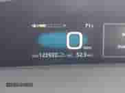 2017 Toyota Prius Two z VIN JTDKBRFU9H3558117, wystawiony jako IAAI lot #42996860 z przebiegiem 122 922 mil mil oraz . Historia ofert i sprzedaży dostępna na DreamBid. Obrazek 15.