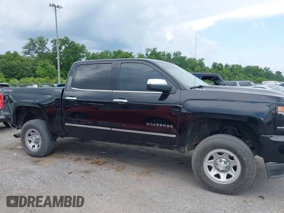 2017 Chevrolet Silverado 1500 LTZ с VIN 3GCUKSEC2HG346438, выставлен на аукционе IAAI как лот 42343015 с пробегом 116 275 миль миль и . История ставок и продаж доступна на DreamBid. Изображение 13.