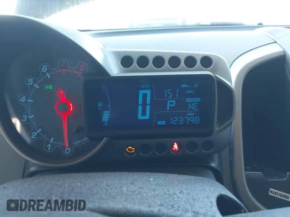 2013 Chevrolet Sonic LT с VIN 1G1JC5SH5D4208815, выставлен на аукционе IAAI как лот 43321655 с пробегом 123 798 миль миль и . История ставок и продаж доступна на DreamBid. Изображение 7.
