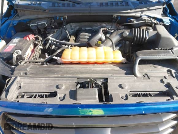 2017 Ford F-150 XLT z VIN 1FTFW1EF0HFC84024, wystawiony jako IAAI lot #43114050 z przebiegiem 124 868 mil mil oraz . Historia ofert i sprzedaży dostępna na DreamBid. Obrazek 10.