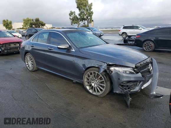 2015 Mercedes-Benz C 300 Luxury z VIN 55SWF4KB6FU007154, wystawiony jako Copart lot #81919475 z przebiegiem 96 424 mil mil oraz Szkoda całkowita • Salvage title. Historia ofert i sprzedaży dostępna na DreamBid. Obrazek 4.