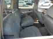 2002 Chevrolet Suburban LT z VIN 3GNGC26U42G214796, wystawiony jako Copart lot #57708045 z przebiegiem Nie podano mil oraz Szkoda całkowita • Salvage title. Historia ofert i sprzedaży dostępna na DreamBid. Obrazek 11.