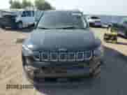 2022 Jeep Compass Latitude Lux z VIN 3C4NJDFB4NT196554, wystawiony jako Copart lot #70033405 z przebiegiem 70 481 mil mil oraz Szkoda całkowita • Salvage title. Historia ofert i sprzedaży dostępna na DreamBid. Obrazek 5.