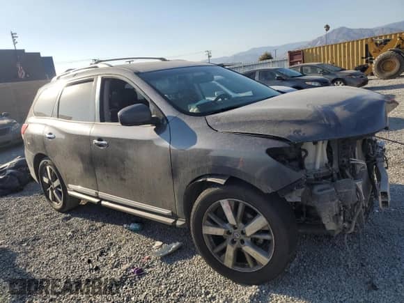 2013 Nissan Pathfinder S with VIN 5N1AR2MMXDC680279, listed as a Copart auction lot 70215304 with 173,527 mi miles and Salvage title. Bid and sale history available at DreamBid. Image 4.