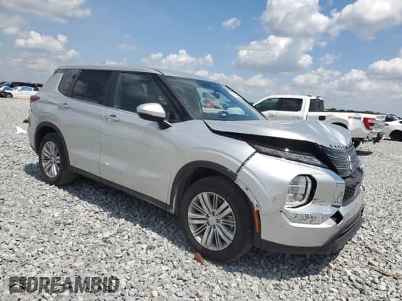 2024 Mitsubishi Outlander ES with VIN JA4J3UA83RZ005171, listed as a Copart auction lot 57891695 with 14,605 mi miles and Non repairable. Bid and sale history available at DreamBid. Image 4.