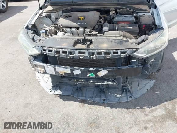 2017 Hyundai Elantra SE z VIN 5NPD84LF4HH146594, wystawiony jako IAAI lot #43242324 z przebiegiem 96 036 mil mil oraz . Historia ofert i sprzedaży dostępna na DreamBid. Obrazek 6.