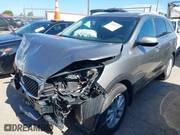 2017 Kia Sorento LX z VIN 5XYPGDA57HG231494, wystawiony jako IAAI lot #42816971 z przebiegiem 89 834 mil mil oraz . Historia ofert i sprzedaży dostępna na DreamBid. Obrazek 2.