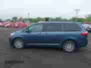 2017 Toyota Sienna XLE z VIN 5TDDZ3DC2HS171807, wystawiony jako IAAI lot #42225873 z przebiegiem 105 588 mil mil oraz . Historia ofert i sprzedaży dostępna na DreamBid. Obrazek 14.