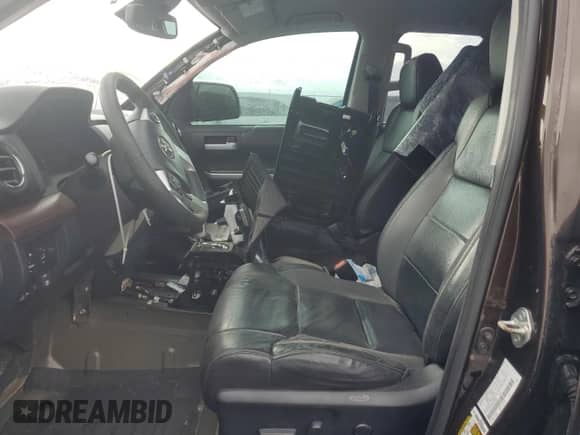 2019 Toyota Tundra Limited z VIN 5TFSY5F10KX246376, wystawiony jako Copart lot #75479174 z przebiegiem Nie podano mil oraz Nie do naprawy • Non repairable. Historia ofert i sprzedaży dostępna na DreamBid. Obrazek 7.