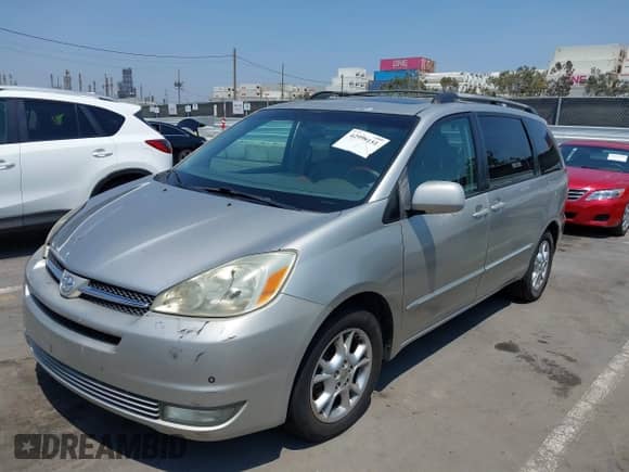 2005 Toyota Sienna XLE Limited with VIN 5TDZA22CX5S372375, listed as a IAAI auction lot 42990151 with 118,864 mi miles and . Bid and sale history available at DreamBid. Image 2.