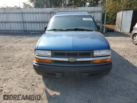 2001 Chevrolet S-10 LS z VIN 1GCCS14W718200680, wystawiony jako Copart lot #70709394 z przebiegiem 273 959 mil mil oraz Czysty tytuł • Clean title. Historia ofert i sprzedaży dostępna na DreamBid. Obrazek 5.