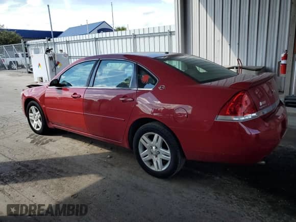 2007 Chevrolet Impala LT z VIN 2G1WC58R879148682, wystawiony jako Copart lot #71481815 z przebiegiem 193 276 mil mil oraz Szkoda całkowita • Salvage title. Historia ofert i sprzedaży dostępna na DreamBid. Obrazek 2.