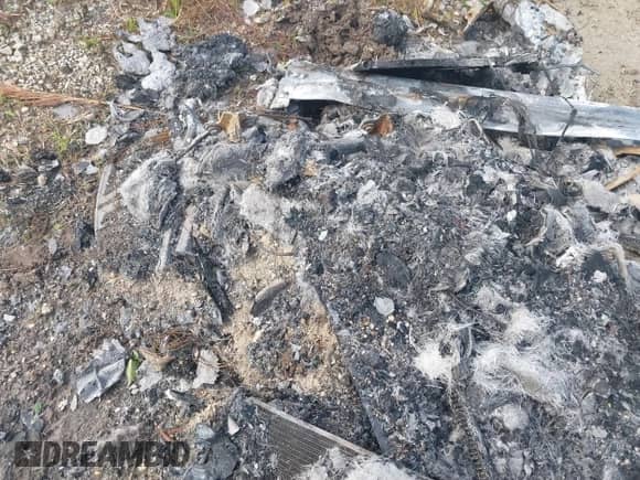 2023 Chevrolet Corvette 1LT z VIN 1G1YA3D49P5133196, wystawiony jako IAAI lot #40445591 z przebiegiem Nie podano mil oraz . Historia ofert i sprzedaży dostępna na DreamBid. Obrazek 6.