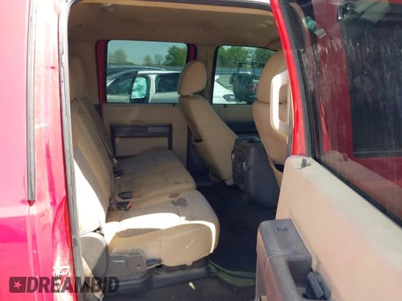 2011 Ford F-250 XL с VIN 1FT7W2BTXBEB86832, выставлен на аукционе IAAI как лот 41993212 с пробегом Не указан миль и . История ставок и продаж доступна на DreamBid. Изображение 8.