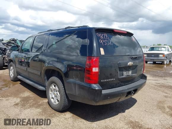 2009 Chevrolet Suburban 2LT с VIN 1GNFC26099R289352, выставлен на аукционе IAAI как лот 43201219 с пробегом 255 174 миль миль и . История ставок и продаж доступна на DreamBid. Изображение 3.