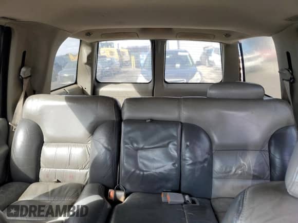 2000 Chevrolet Tahoe Limited с VIN 1GNEC13R6YR111843, выставлен на аукционе Copart как лот 47264665 с пробегом 287 666 миль миль и Списание • Salvage title. История ставок и продаж доступна на DreamBid. Изображение 10.