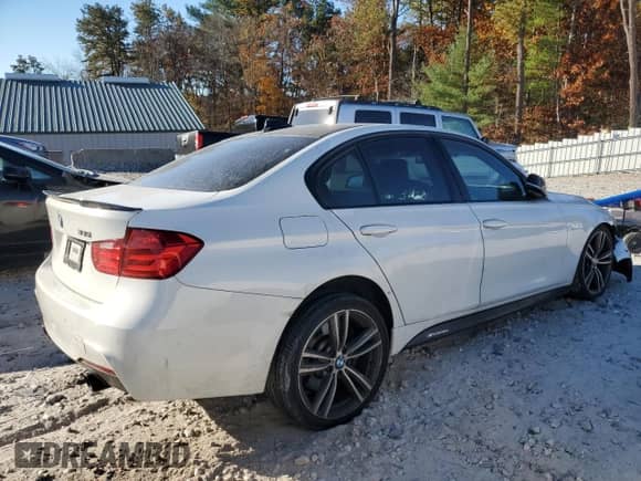 2015 BMW 3 Series 335i xDrive with VIN WBA3B9C58FP982781, listed as a Copart auction lot 76332354 with 65,061 mi miles and Clean title. Bid and sale history available at DreamBid. Image 3.