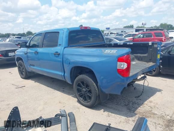 2020 Toyota Tundra SR5 с VIN 5TFEY5F11LX259264, выставлен на аукционе IAAI как лот 42925013 с пробегом 76 318 миль миль и . История ставок и продаж доступна на DreamBid. Изображение 3.