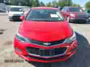2017 Chevrolet Cruze LS z VIN 1G1BC5SM4H7185050, wystawiony jako IAAI lot #43115870 z przebiegiem 68 455 mil mil oraz . Historia ofert i sprzedaży dostępna na DreamBid. Obrazek 12.