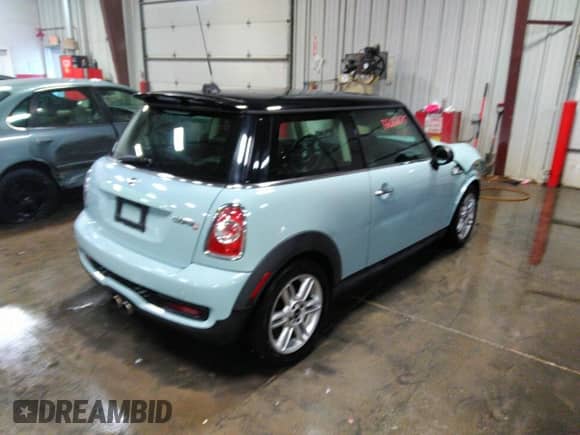2011 MINI Hardtop S with VIN WMWSV3C58BTY15144, listed as a IAAI auction lot 36062675 with 97,997 mi miles and . Bid and sale history available at DreamBid. Image 4.