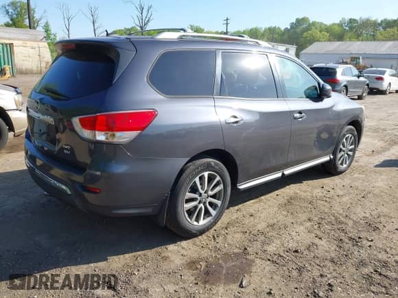 2013 Nissan Pathfinder SV with VIN 5N1AR2MM0DC672059, listed as a IAAI auction lot 42137816 with 138,853 mi miles and . Bid and sale history available at DreamBid. Image 4.