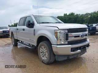 2019 Ford F-250 XL z VIN 1FT7W2BT8KED18065, wystawiony jako IAAI lot #42485903 z przebiegiem 40 771 mil mil oraz . Historia ofert i sprzedaży dostępna na DreamBid. Obrazek 1.