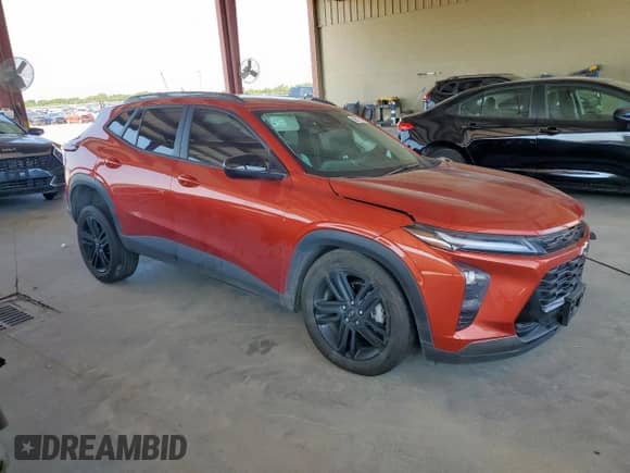 2024 Chevrolet Trax ACTIV with VIN KL77LKE28RC117930, listed as a Copart auction lot 71683425 with 35,717 mi miles and Clean title. Bid and sale history available at DreamBid. Image 4.