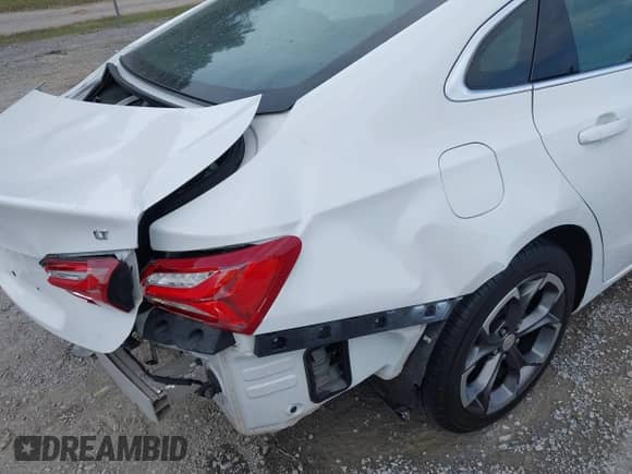 2022 Chevrolet Malibu LT z VIN 1G1ZD5ST7NF141838, wystawiony jako IAAI lot #43266941 z przebiegiem 62 216 mil mil oraz . Historia ofert i sprzedaży dostępna na DreamBid. Obrazek 18.