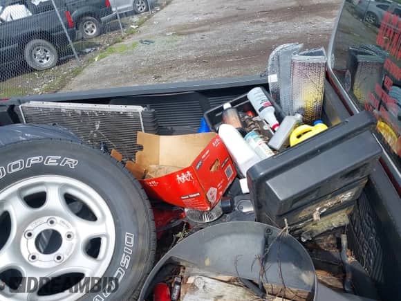 1997 Ford F-150 XL z VIN 1FTEX17L4VNB93416, wystawiony jako IAAI lot #42237664 z przebiegiem 317 903 mil mil oraz . Historia ofert i sprzedaży dostępna na DreamBid. Obrazek 13.