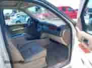 2013 Chevrolet Tahoe LTZ с VIN 1GNSCCE00DR198324, выставлен на аукционе IAAI как лот 42408008 с пробегом 89 154 миль миль и . История ставок и продаж доступна на DreamBid. Изображение 5.