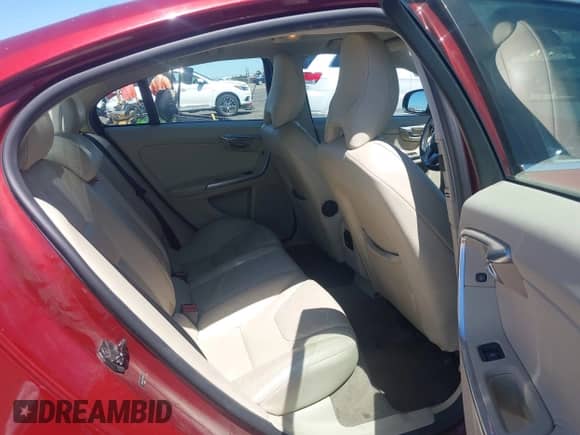 2012 Volvo S60 T5 с VIN YV1622FS1C2051230, выставлен на аукционе IAAI как лот 42949592 с пробегом 135 248 миль миль и . История ставок и продаж доступна на DreamBid. Изображение 8.