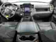 2020 Ram 1500 Limited z VIN 1C6SRFHM7LN367338, wystawiony jako Copart lot #68367545 z przebiegiem 88 006 mil mil oraz Szkoda całkowita • Salvage title. Historia ofert i sprzedaży dostępna na DreamBid. Obrazek 8.