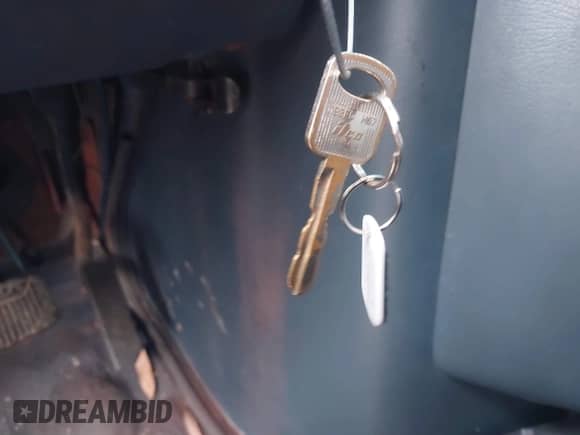 1994 Ford Econoline Cargo with VIN 1FMHE31H0RHA35092, listed as a IAAI auction lot 41863981 with Not provided miles and . Bid and sale history available at DreamBid. Image 11.