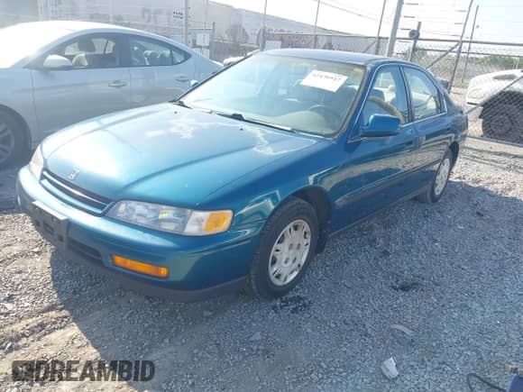 1995 Honda Accord LX с VIN 1HGCD5639SA112648, выставлен на аукционе IAAI как лот 42438947 с пробегом 228 038 миль миль и . История ставок и продаж доступна на DreamBid. Изображение 2.