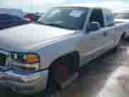 2005 GMC Sierra 1500 SLE z VIN 2GTEC19TX51217941, wystawiony jako IAAI lot #41333257 z przebiegiem 273 832 mil mil oraz . Historia ofert i sprzedaży dostępna na DreamBid. Obrazek 6.