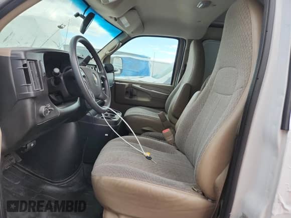 2014 Chevrolet Express Cargo с VIN 1GCWGFCA5E1200502, выставлен на аукционе Copart как лот 80503575 с пробегом 99 783 миль миль и Списание • Salvage title. История ставок и продаж доступна на DreamBid. Изображение 7.