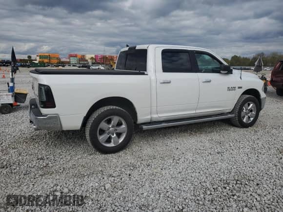 2013 Ram 1500 Big Horn z VIN 1C6RR7LT5DS526332, wystawiony jako Copart lot #89554615 z przebiegiem 114 921 mil mil oraz Szkoda całkowita • Salvage title. Historia ofert i sprzedaży dostępna na DreamBid. Obrazek 3.
