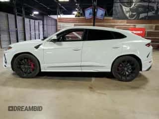2021 Lamborghini Urus with VIN ZPBUA1ZL1MLA15024, listed as a Copart auction lot 48737594 with 13,617 mi miles and Clean title. Bid and sale history available at DreamBid. Image 3.