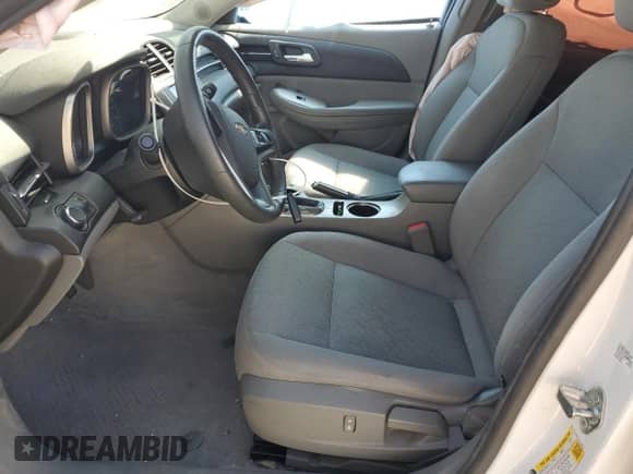 2015 Chevrolet Malibu LS z VIN 1G11A5SL1FU149453, wystawiony jako Copart lot #80907825 z przebiegiem Nie podano mil oraz Szkoda całkowita • Salvage title. Historia ofert i sprzedaży dostępna na DreamBid. Obrazek 7.