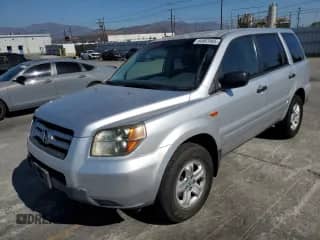 2007 Honda Pilot LX с VIN 5FNYF28117B018870, выставлен на аукционе Copart как лот 84953505 с пробегом 191 178 миль миль и Чистый • Clean title. История ставок и продаж доступна на DreamBid. Изображение 1.