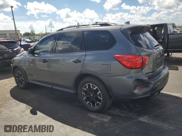 2019 Nissan Pathfinder S z VIN 5N1DR2MN4KC637382, wystawiony jako Copart lot #84215955 z przebiegiem 165 873 mil mil oraz Szkoda całkowita • Salvage title. Historia ofert i sprzedaży dostępna na DreamBid. Obrazek 2.