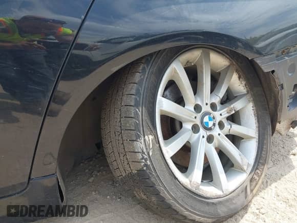 2015 BMW 5 Series 535d xDrive with VIN WBAFV3C50FD686804, listed as a IAAI auction lot 42402814 with 217,892 mi miles and . Bid and sale history available at DreamBid. Image 16.