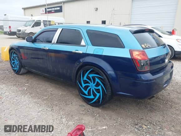2006 Dodge Magnum z VIN 2D4FV47V96H442402, wystawiony jako IAAI lot #42888523 z przebiegiem 149 352 mil mil oraz . Historia ofert i sprzedaży dostępna na DreamBid. Obrazek 3.