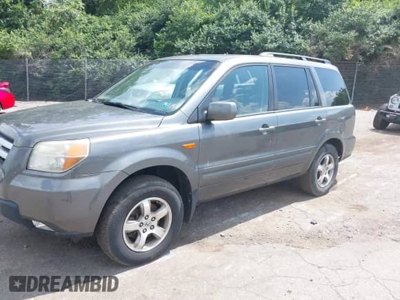 2007 Honda Pilot EX с VIN 2HKYF18437H502271, выставлен на аукционе IAAI как лот 42743226 с пробегом 108 766 миль миль и . История ставок и продаж доступна на DreamBid. Изображение 2.