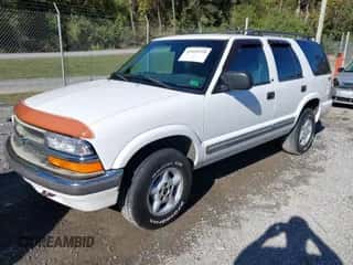 2000 Chevrolet Blazer LT с VIN 1GNDT13W6Y2393525, выставлен на аукционе IAAI как лот 43421978 с пробегом 174 388 миль миль и . История ставок и продаж доступна на DreamBid. Изображение 2.