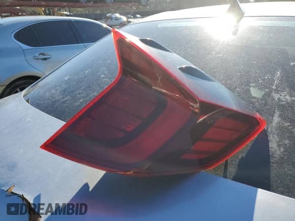 2020 Hyundai Sonata Blue с VIN KMHL24JJ4LA015911, выставлен на аукционе Copart как лот 88201135 с пробегом 106 690 миль миль и Списание • Salvage title. История ставок и продаж доступна на DreamBid. Изображение 12.