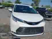 2021 Toyota Sienna Limited z VIN 5TDZSKFC1MS025314, wystawiony jako IAAI lot #42107397 z przebiegiem 108 514 mil mil oraz . Historia ofert i sprzedaży dostępna na DreamBid. Obrazek 13.