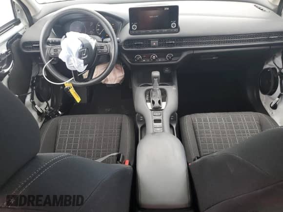 2025 Honda HR-V LX with VIN 3CZRZ2H34SM727529, listed as a Copart auction lot 68421185 with 18,525 mi miles and Salvage title. Bid and sale history available at DreamBid. Image 8.